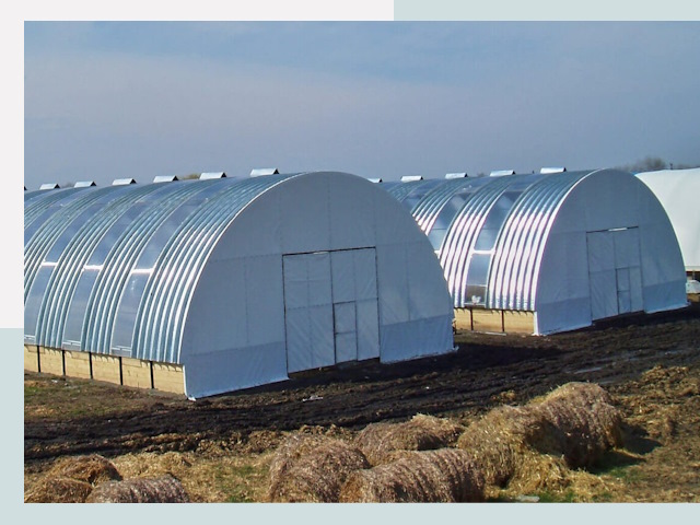 Сельскохозяйственные здания в зиме