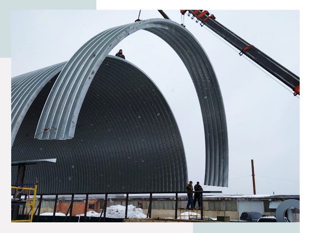 Полукруглые ангары в зиме