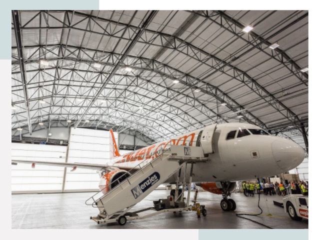 Авиационные ангары в зиме