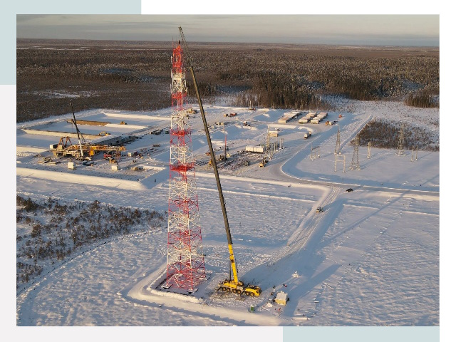 Мачты связи в зиме