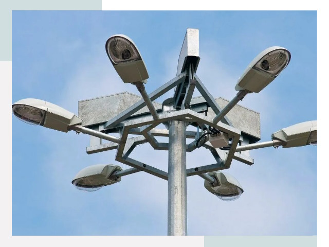 Монтаж осветительных мачт в зиме