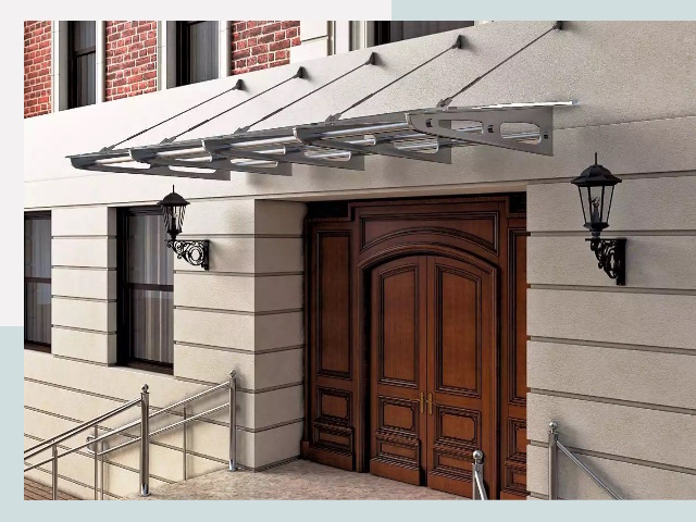 Металлические козырьки от 614 руб. в зиме