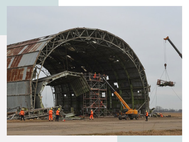 Демонтаж ангаров в зиме